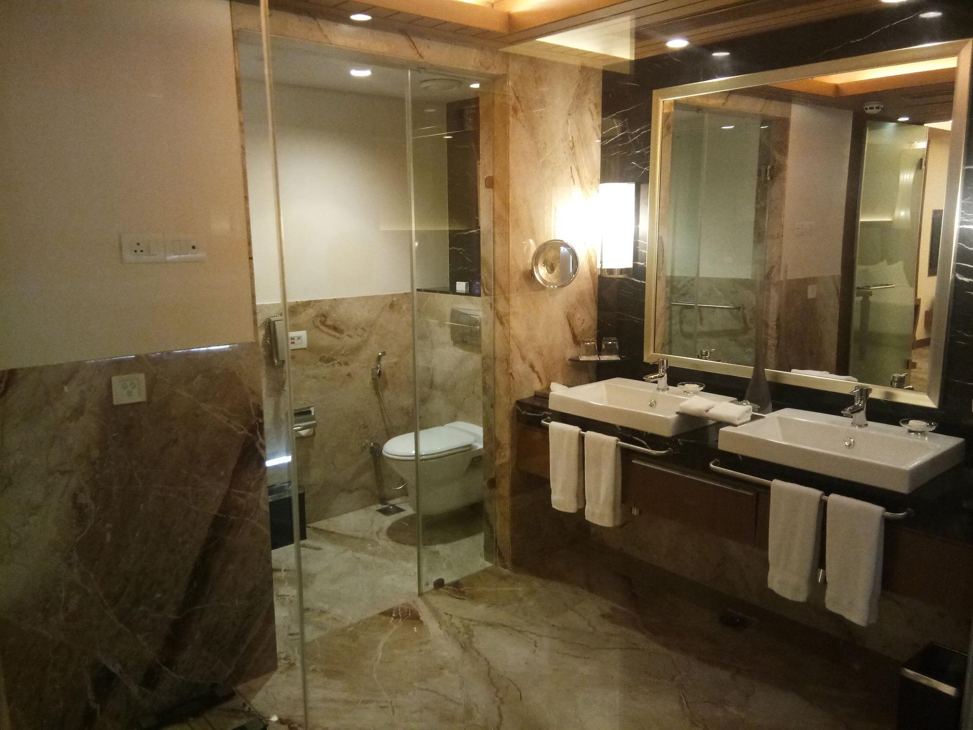 Radisson Blu Hotel, Nagpur Exterior photo
