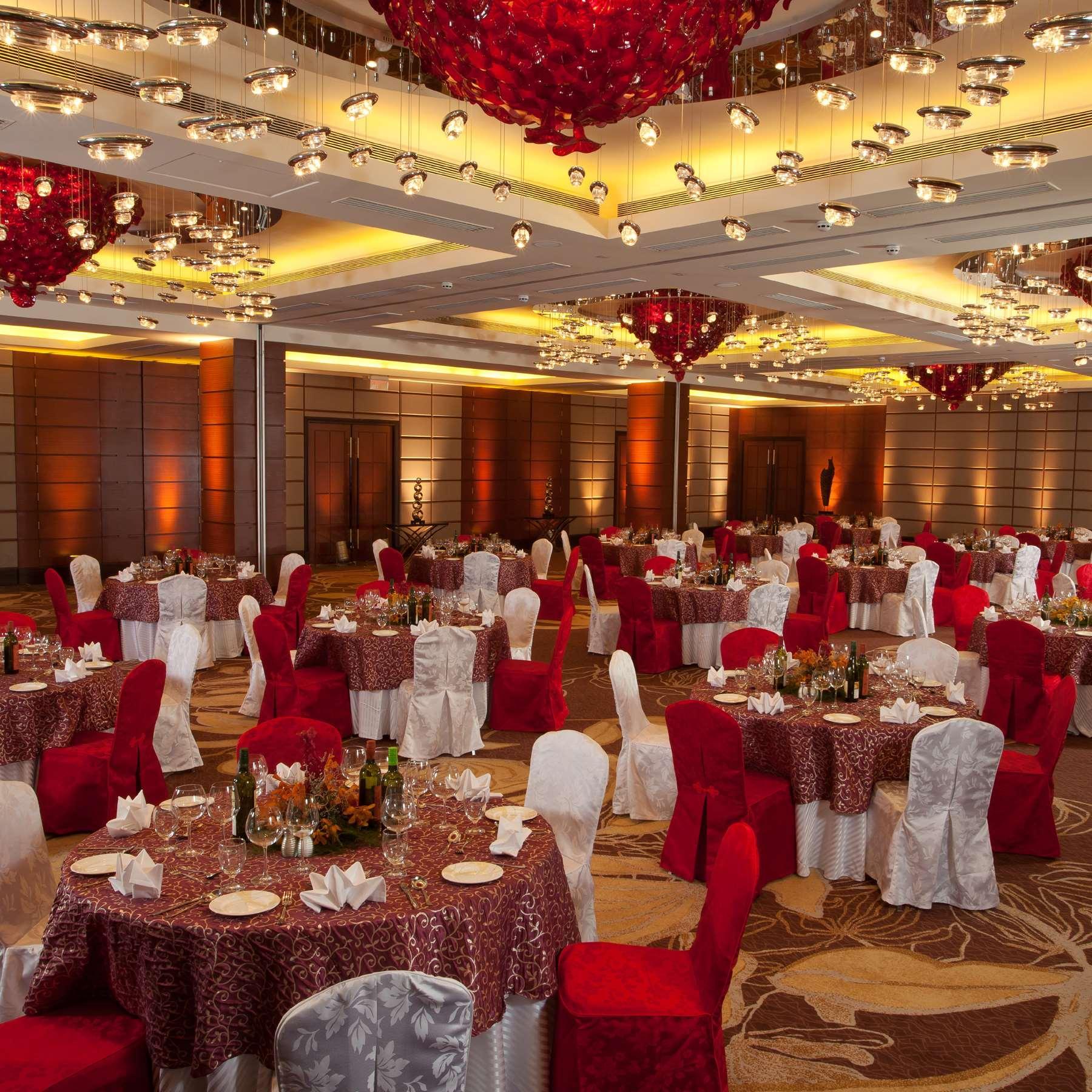 Radisson Blu Hotel, Nagpur Exterior photo