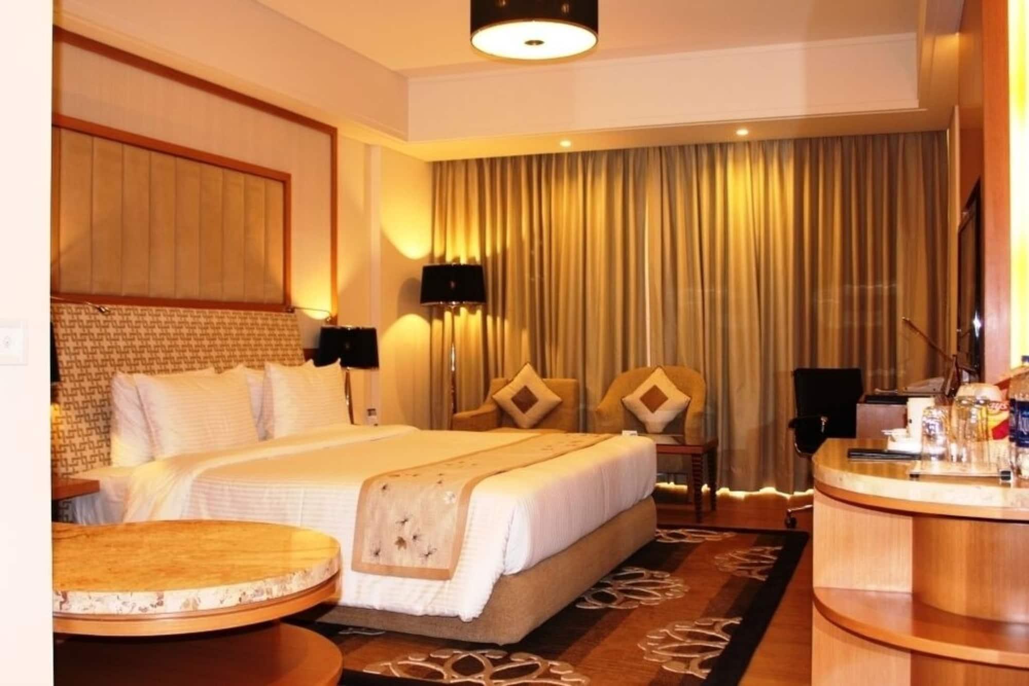 Radisson Blu Hotel, Nagpur Exterior photo